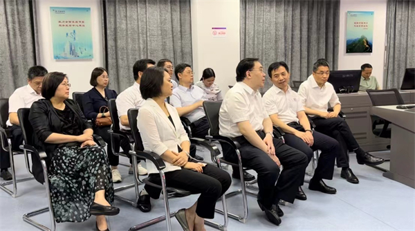 國家發(fā)改委到萬洲調(diào)研7采用.jpg 國家發(fā)改委到萬洲調(diào)研7采用.jpg