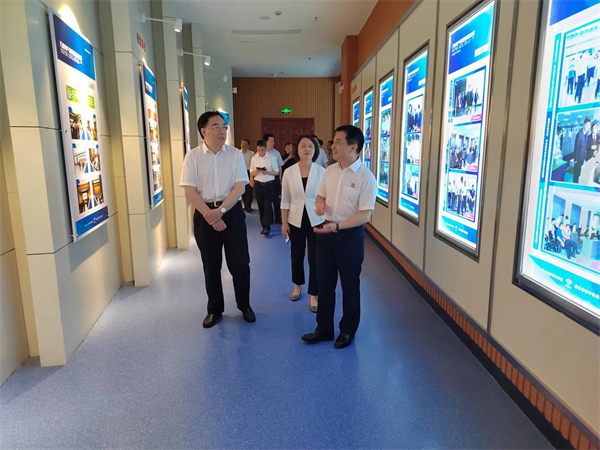 國家發(fā)改委到萬洲調(diào)研4采用.jpg 國家發(fā)改委到萬洲調(diào)研4采用.jpg